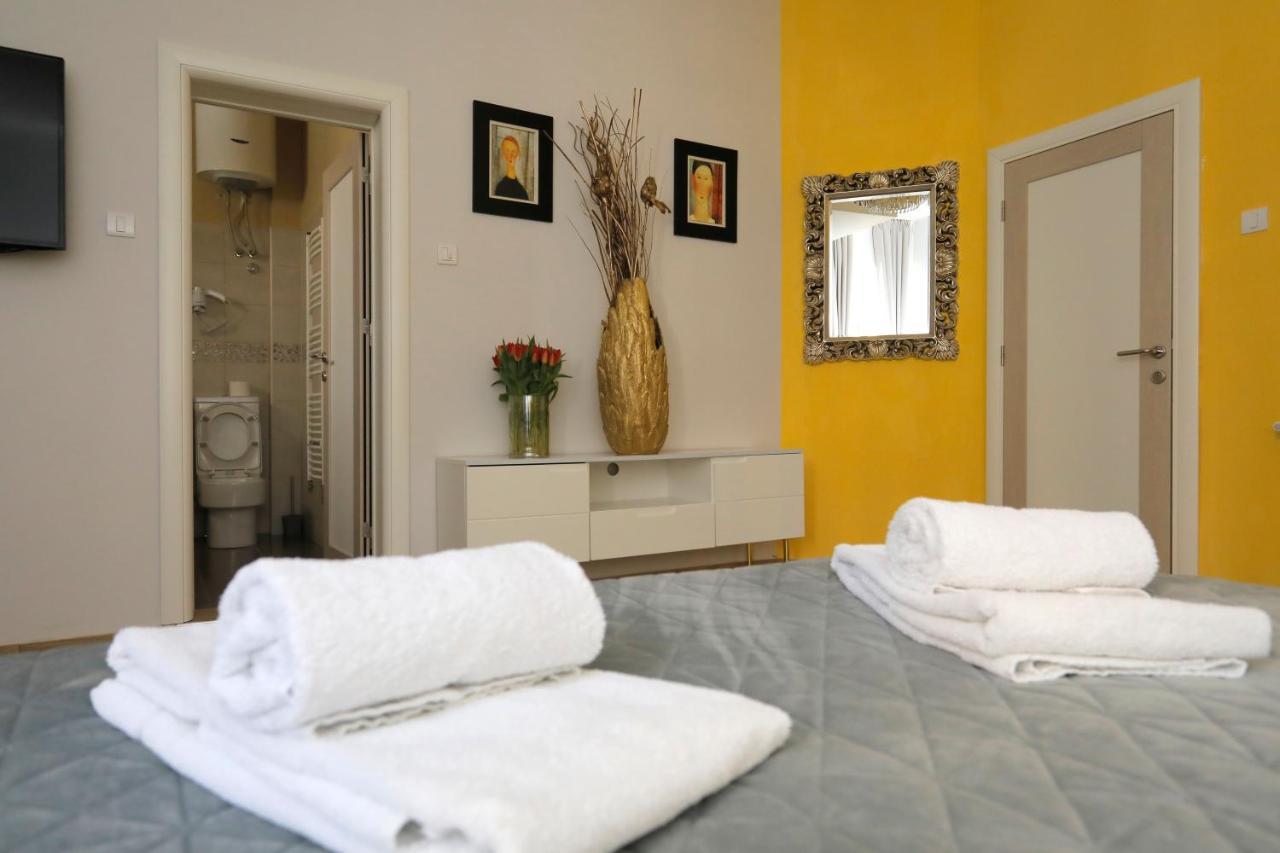 Bed & Breakfast Garden40 Белград Екстериор снимка