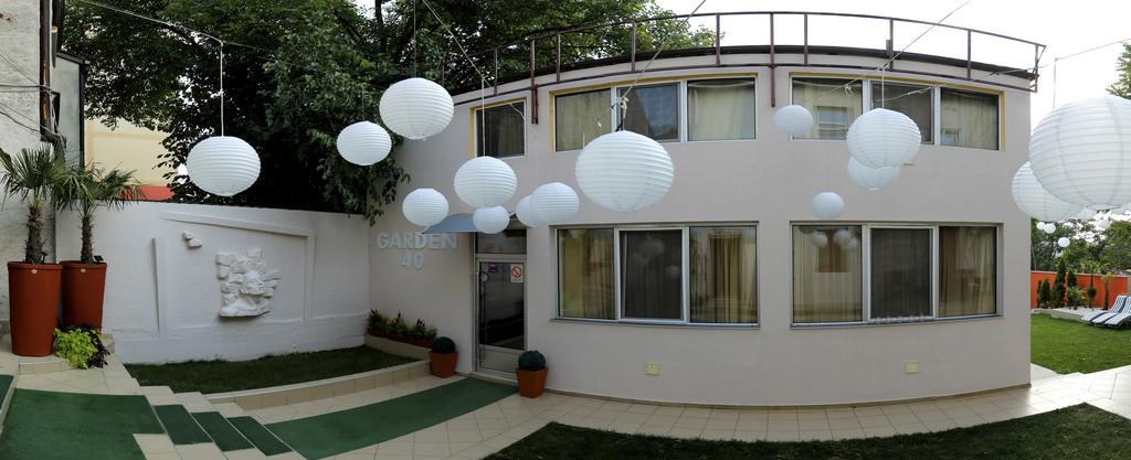 Bed & Breakfast Garden40 Белград Екстериор снимка