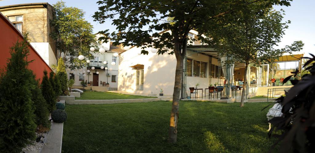 Bed & Breakfast Garden40 Белград Екстериор снимка